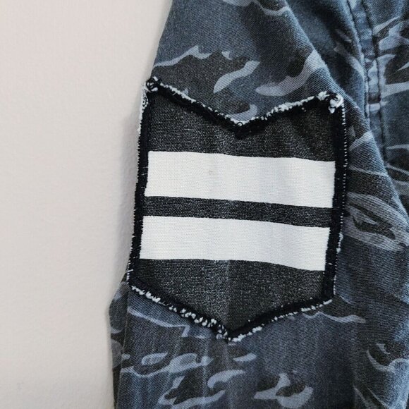 Hurley Gray Camo Hooded Button Up Shirt Women's Size XS Patches - Picture 4 of 5